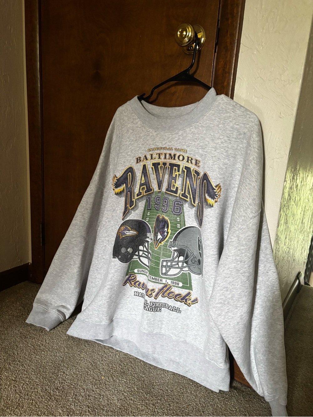 Abercrombie & Fitch Gray Baltimore Ravens Graphic Crewneck